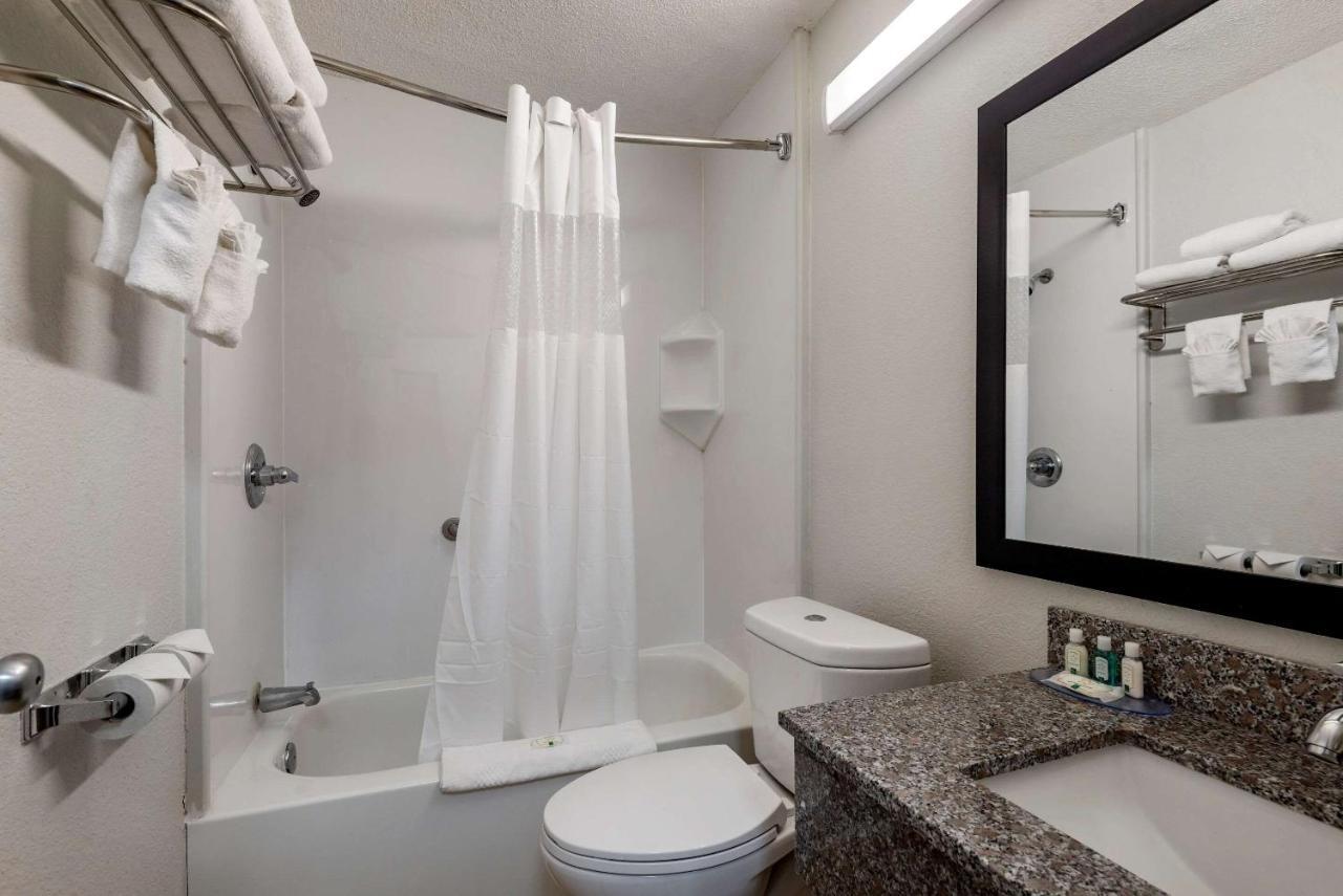 Quality Inn Rock Hill Bagian luar foto