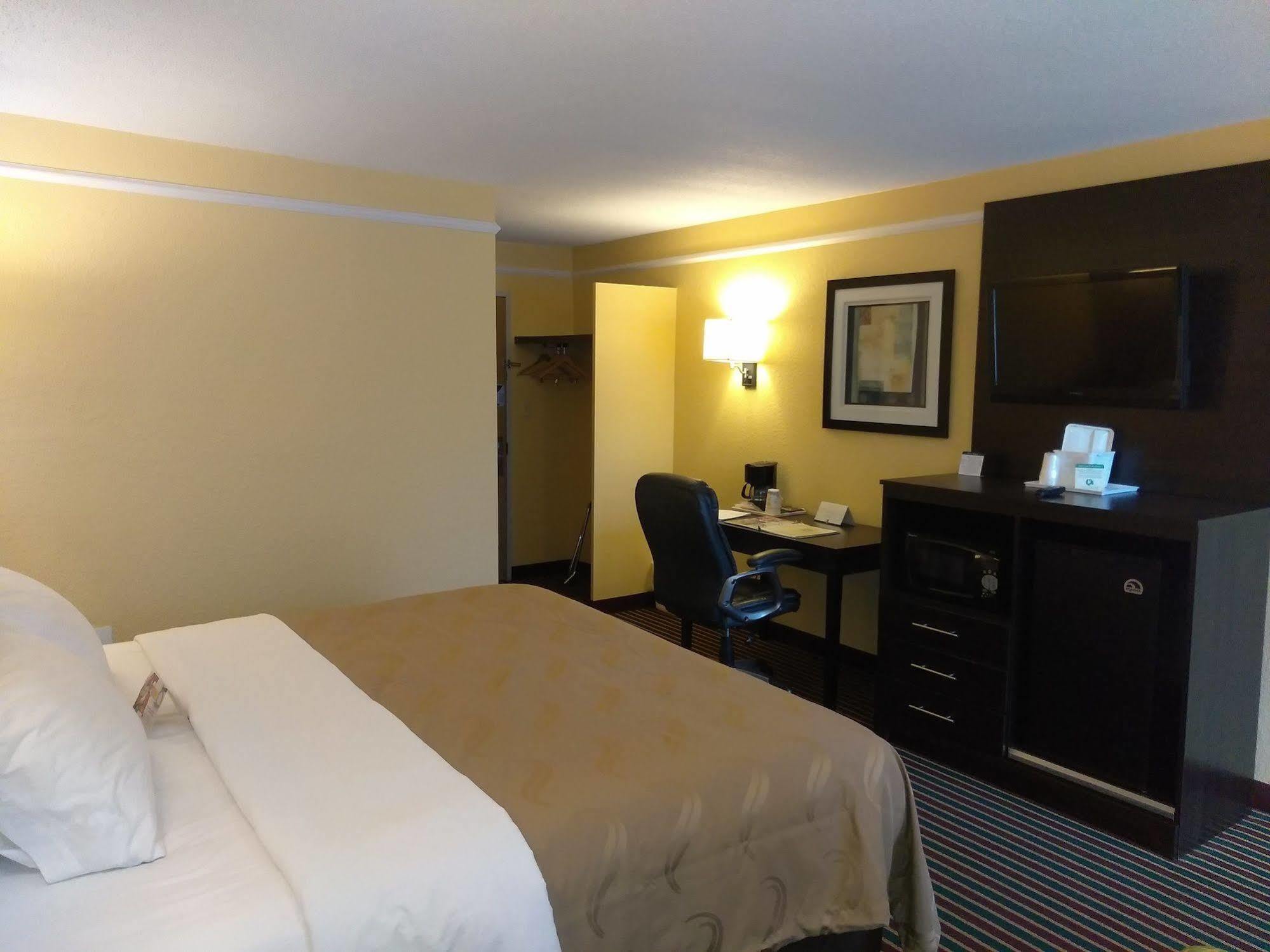 Quality Inn Rock Hill Bagian luar foto
