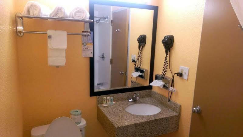 Quality Inn Rock Hill Bagian luar foto